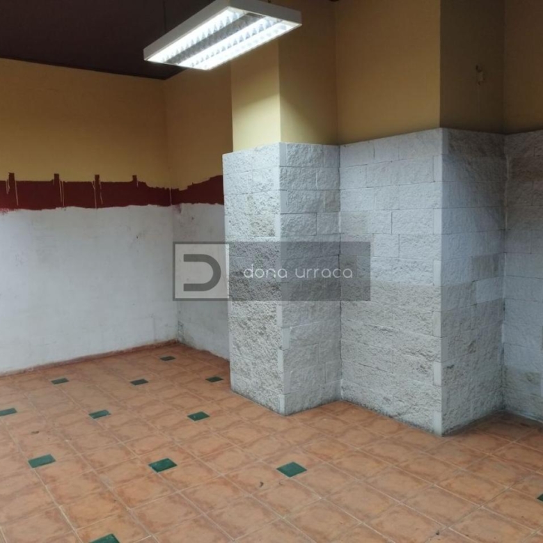 Local en venta en calle San Rosendo