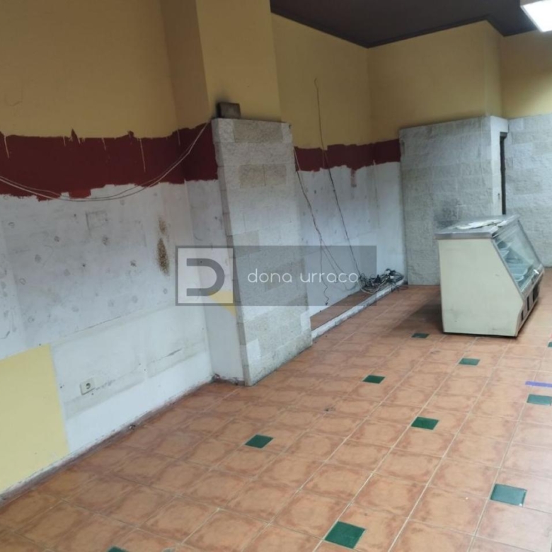 Local en venta en calle San Rosendo