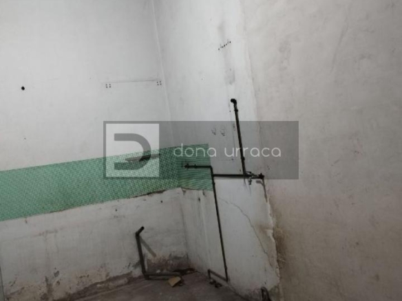 Local en venta en calle San Rosendo