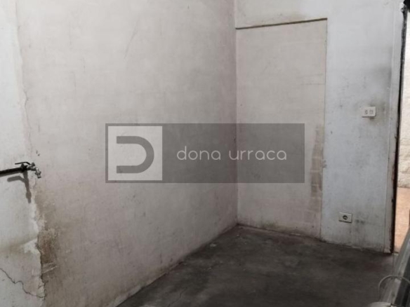 Local en venta en calle San Rosendo
