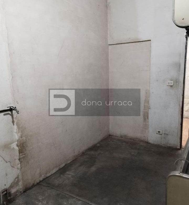 Local en venta en calle San Rosendo