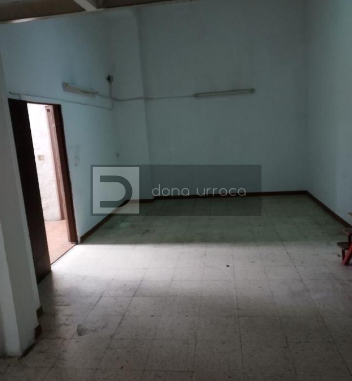 Local en venta en calle San Rosendo