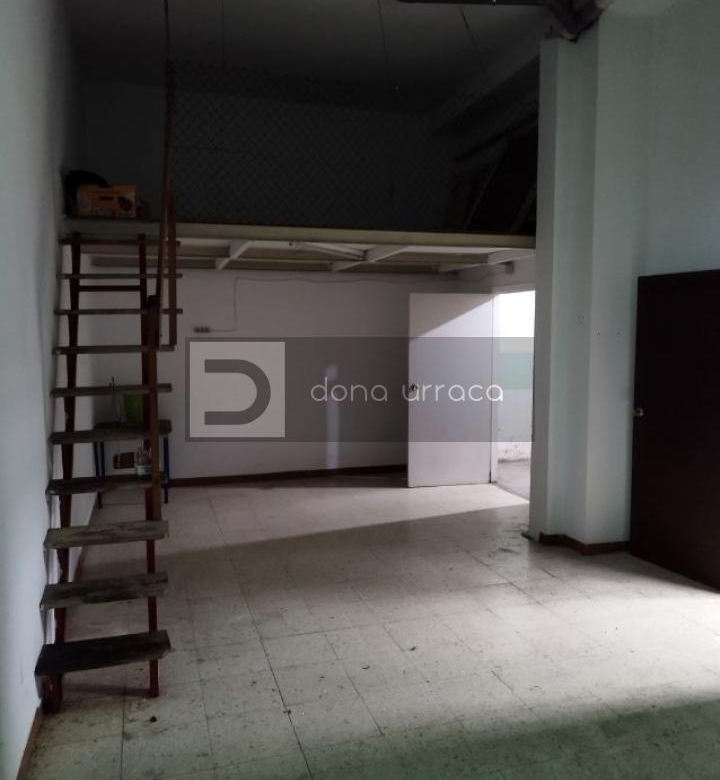 Local en venta en calle San Rosendo