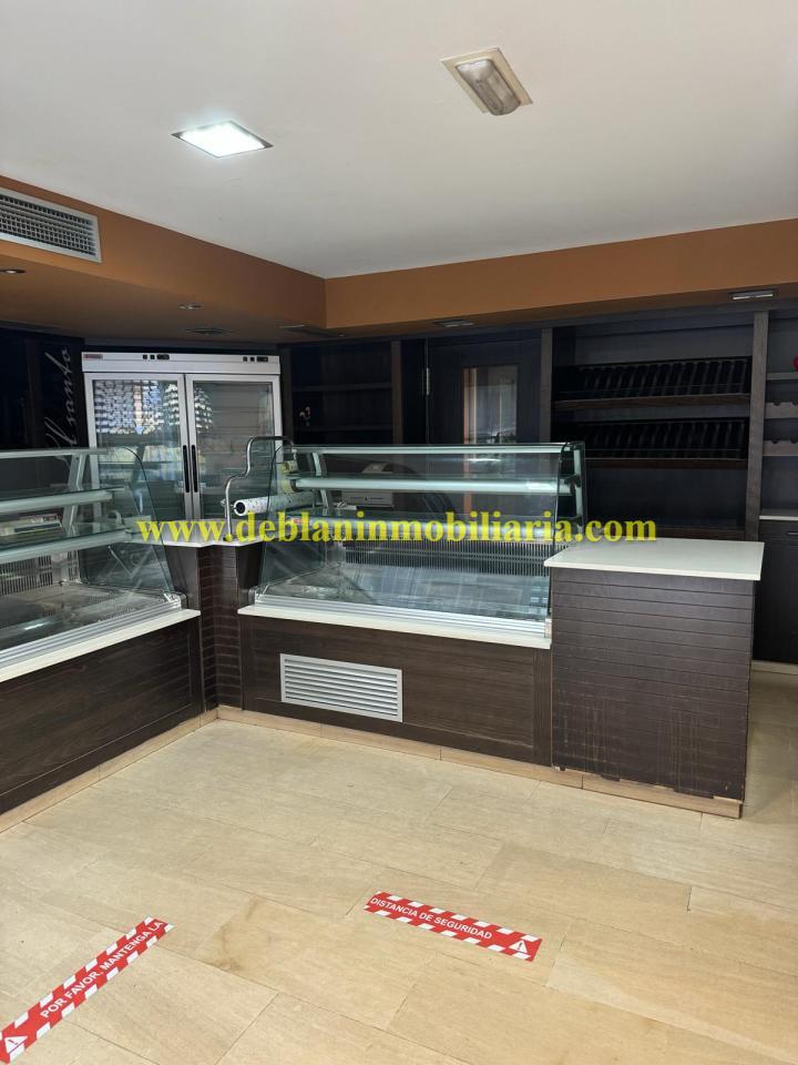 170965254716600025261_170965225444 PASTELERIA EQUIPADA EN EL CENTRO DE TUI