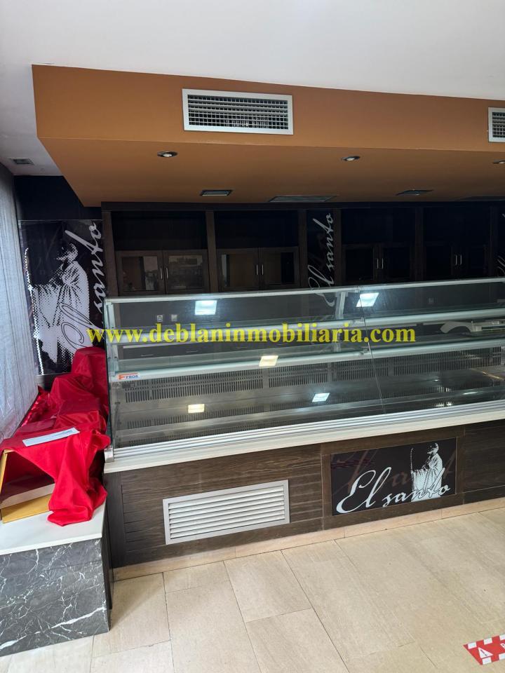170965254914700025261_170965225675 PASTELERIA EQUIPADA EN EL CENTRO DE TUI