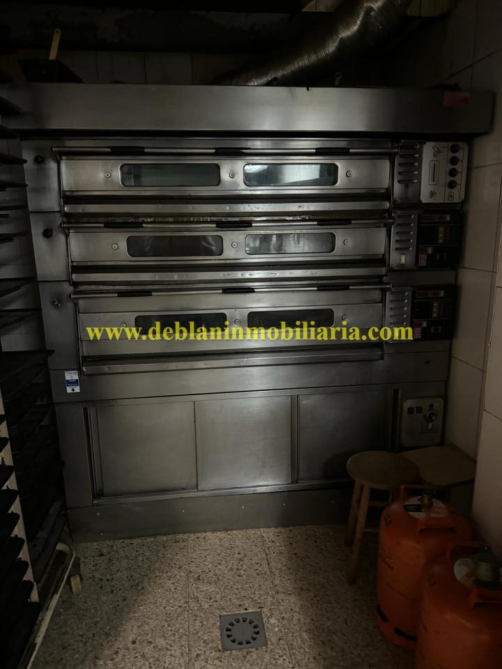 170965255072600025261_170965225834 PASTELERIA EQUIPADA EN EL CENTRO DE TUI
