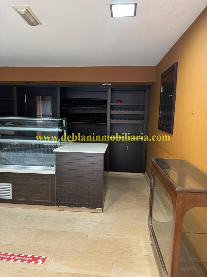 170965255243200025261_170965226066 PASTELERIA EQUIPADA EN EL CENTRO DE TUI