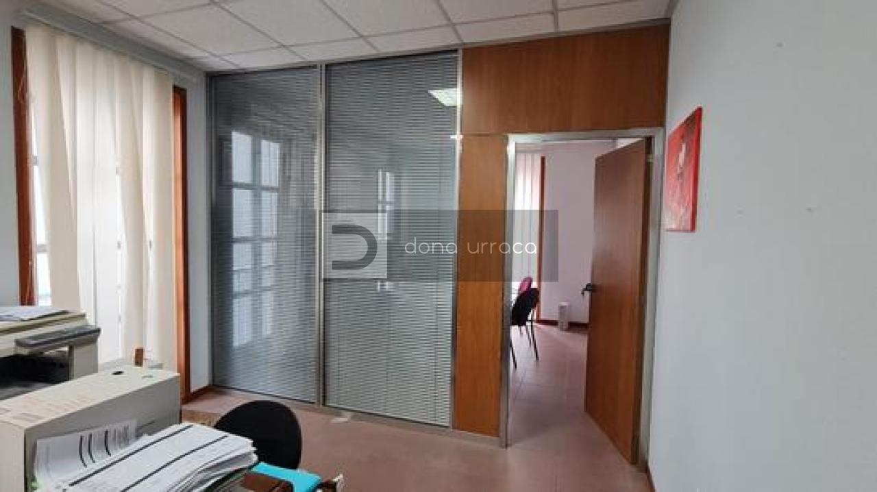 170971817608700025275_170963447253 ALQUILER OFICINAS EN EL CENTRO DE OURENSE