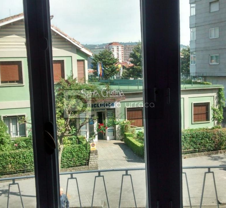 Alquiler de Oficina en calle Sáenz Díez