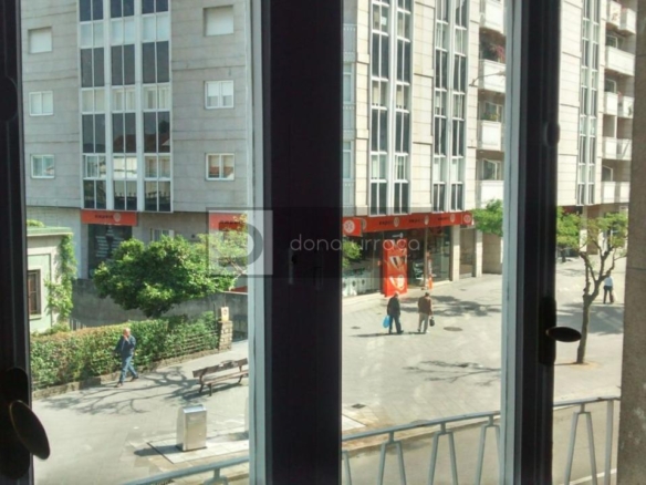 Alquiler de Oficina en calle Sáenz Díez