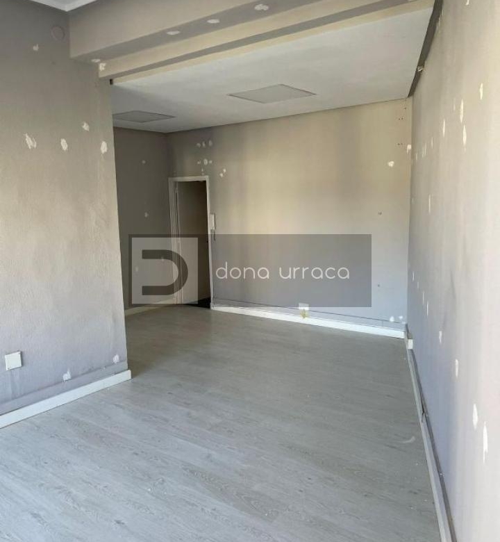 Alquiler de Oficina en calle Sáenz Díez