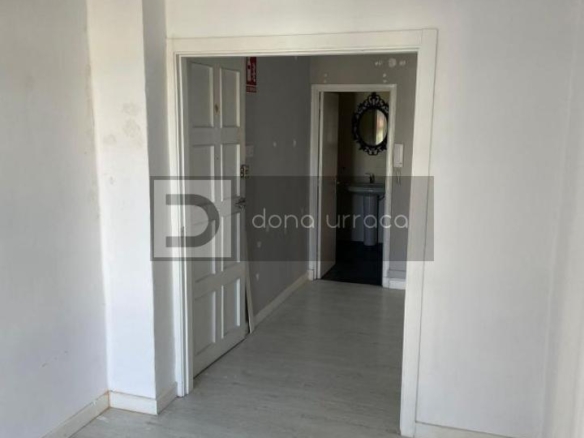 Alquiler de Oficina en calle Sáenz Díez