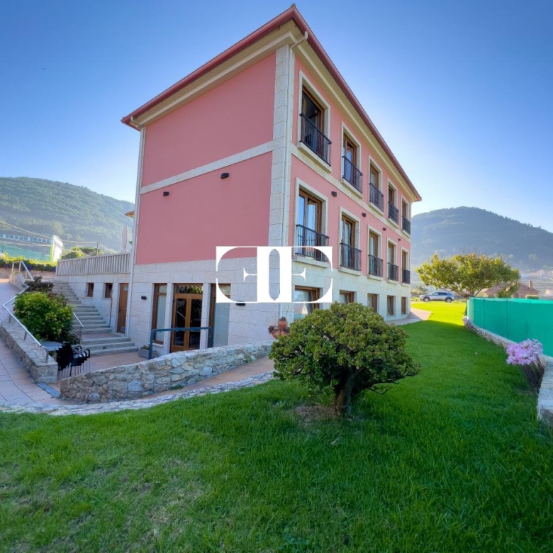 Inversión Hotelera de Éxito en Santa María de Oya: Hotel A Riña