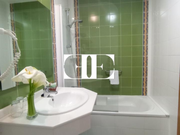 Inversión Hotelera de Éxito en Santa María de Oya: Hotel A Riña