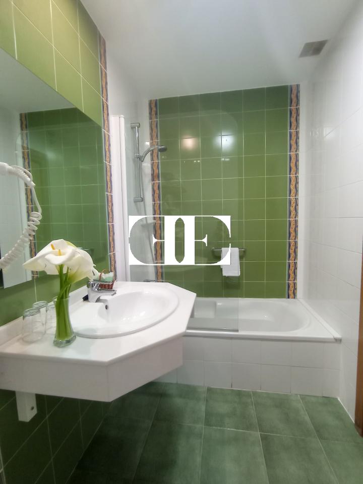Inversión Hotelera de Éxito en Santa María de Oya: Hotel A Riña