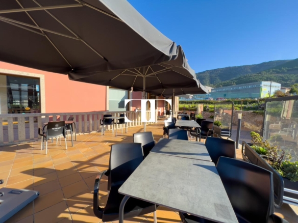 Inversión Hotelera de Éxito en Santa María de Oya: Hotel A Riña