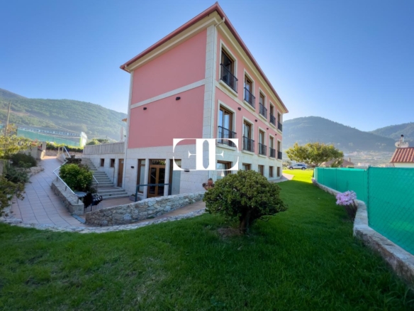 Inversión Hotelera de Éxito en Santa María de Oya: Hotel A Riña