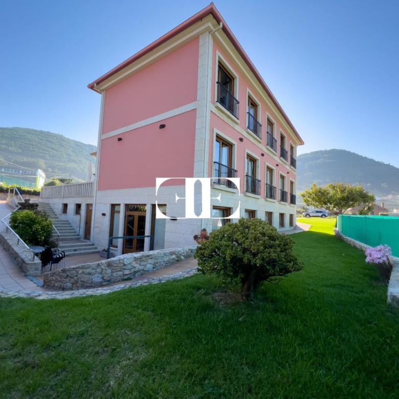 Inversión Hotelera de Éxito en Santa María de Oya: Hotel A Riña