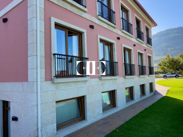Inversión Hotelera de Éxito en Santa María de Oya: Hotel A Riña