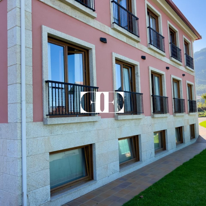 Inversión Hotelera de Éxito en Santa María de Oya: Hotel A Riña