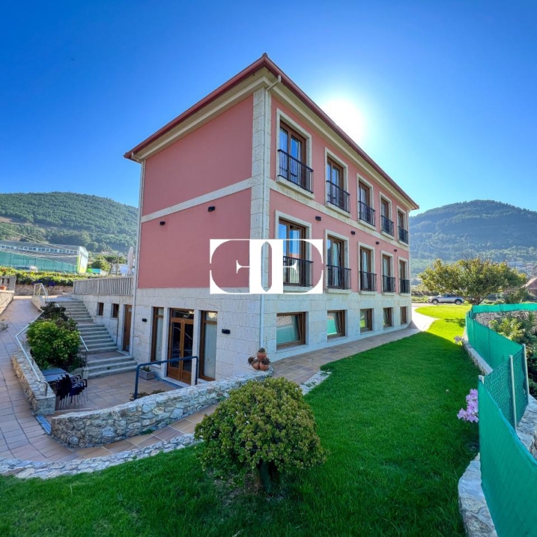 Inversión Hotelera de Éxito en Santa María de Oya: Hotel A Riña