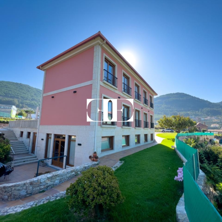 Inversión Hotelera de Éxito en Santa María de Oya: Hotel A Riña