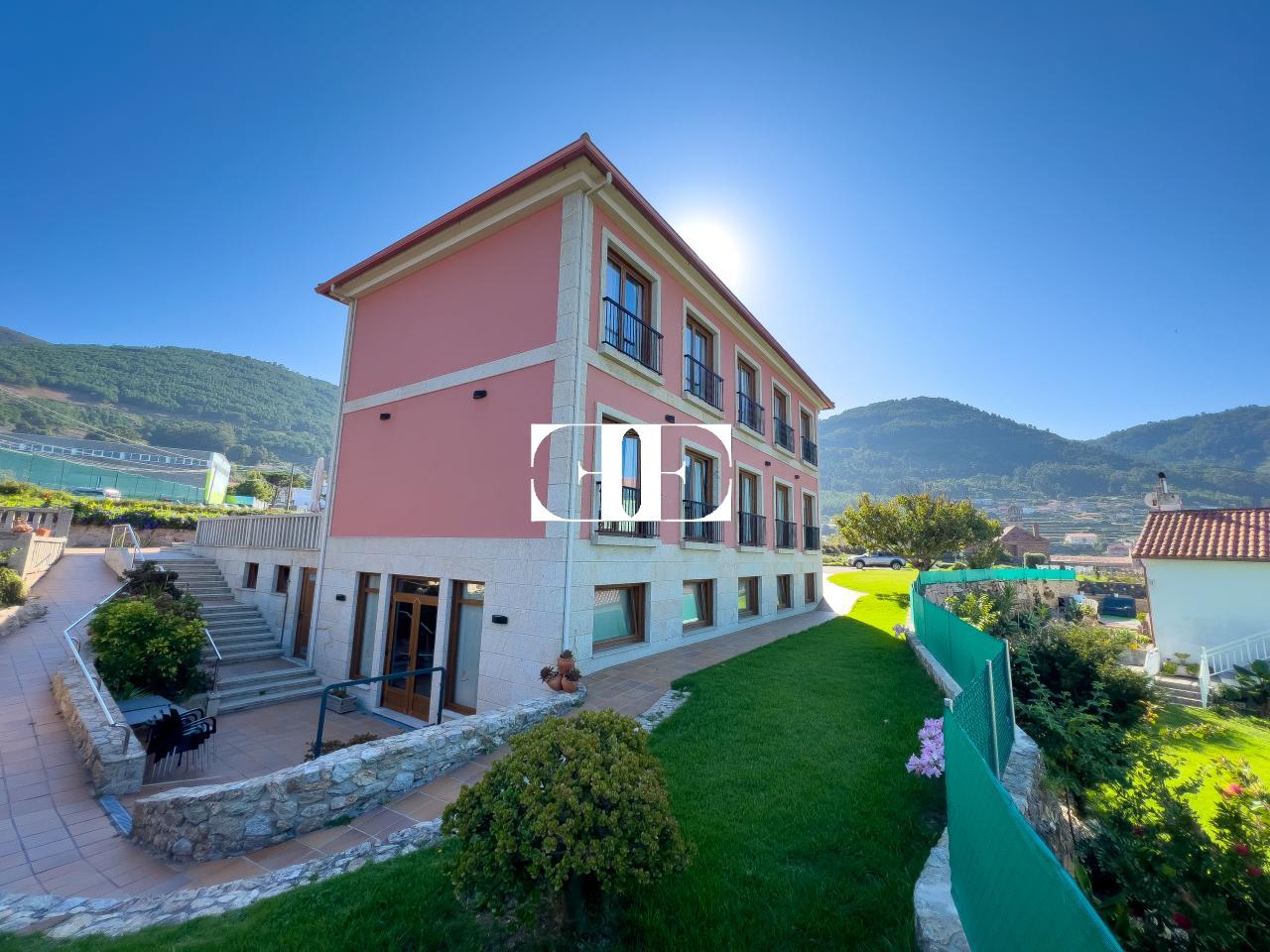Inversión Hotelera de Éxito en Santa María de Oya: Hotel A Riña