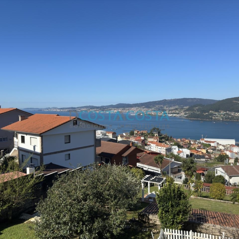 Se vende terreno edificable con vistas al mar y a las Cies en Chapela, cerca de Vigo