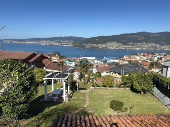 Se vende terreno edificable con vistas al mar y a las Cies en Chapela, cerca de Vigo