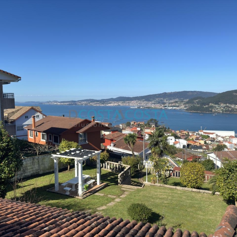 Se vende terreno edificable con vistas al mar y a las Cies en Chapela, cerca de Vigo