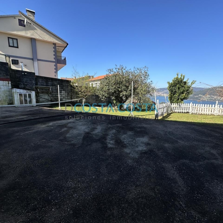 Se vende terreno edificable con vistas al mar y a las Cies en Chapela, cerca de Vigo