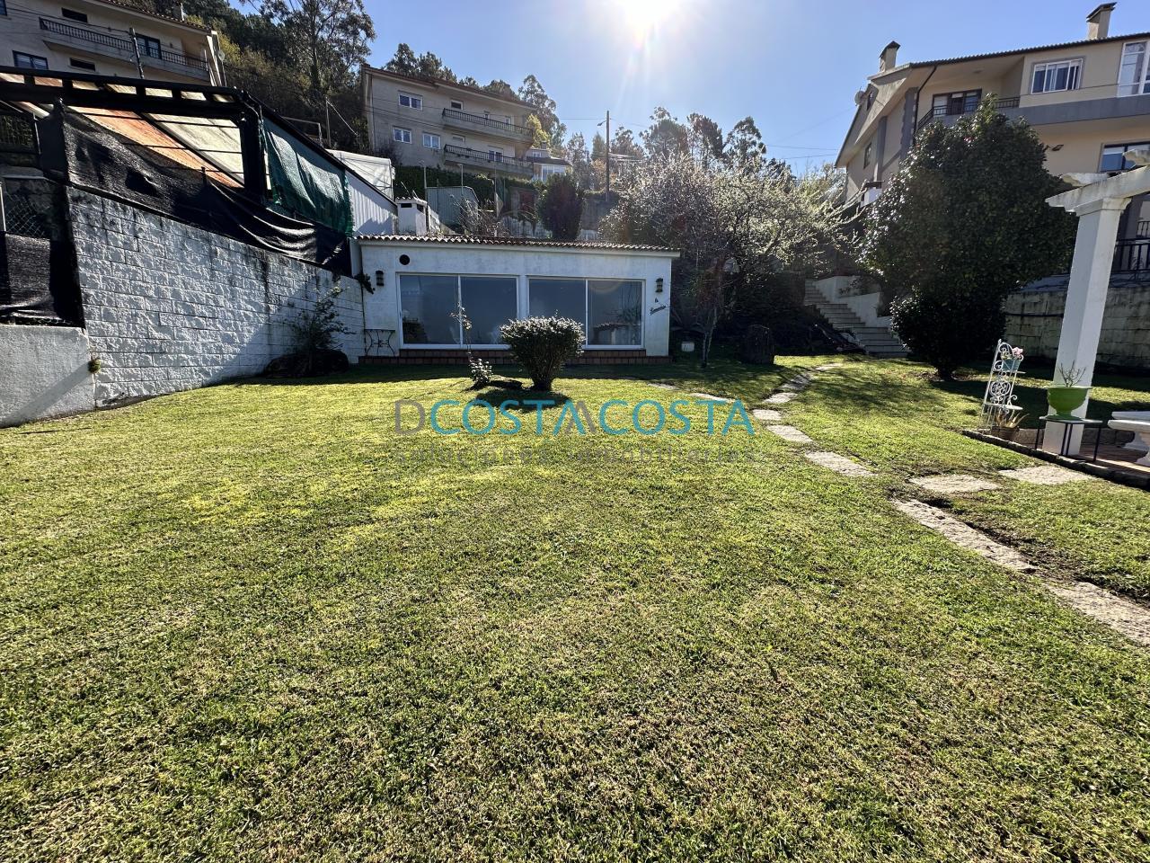171085525576400008485_171085256656 Se vende terreno edificable con vistas al mar y a las Cies en Chapela, cerca de Vigo