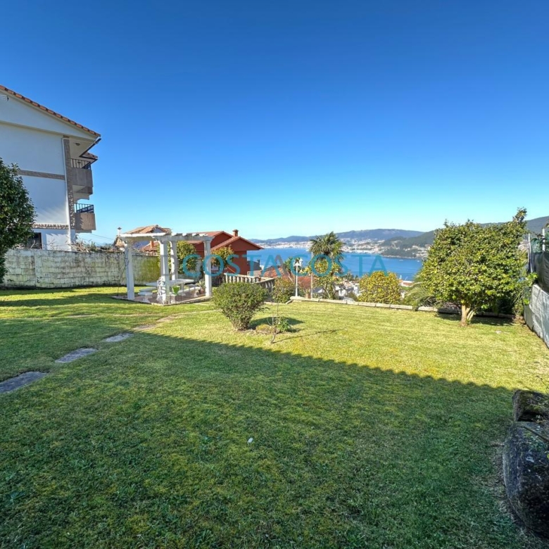 Se vende terreno edificable con vistas al mar y a las Cies en Chapela, cerca de Vigo