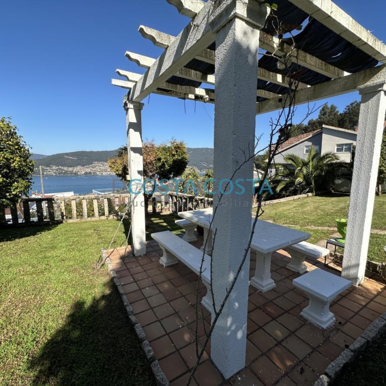Se vende terreno edificable con vistas al mar y a las Cies en Chapela, cerca de Vigo