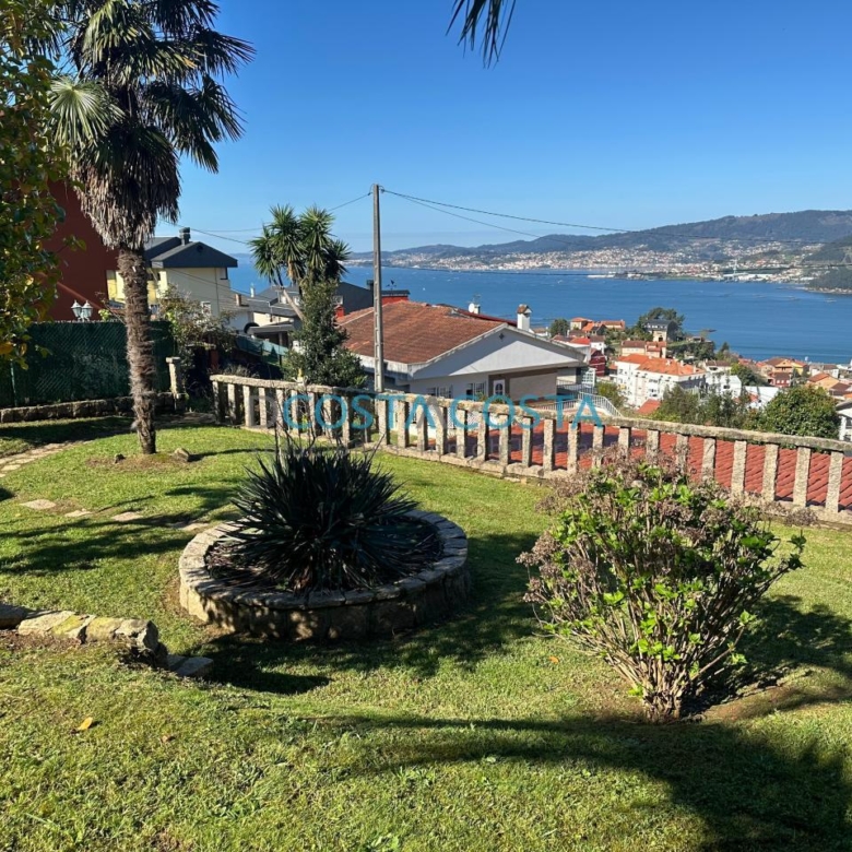 Se vende terreno edificable con vistas al mar y a las Cies en Chapela, cerca de Vigo