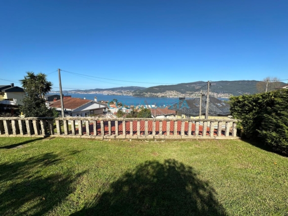 Se vende terreno edificable con vistas al mar y a las Cies en Chapela, cerca de Vigo