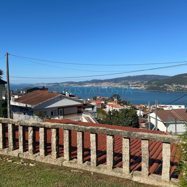 Se vende terreno edificable con vistas al mar y a las Cies en Chapela, cerca de Vigo