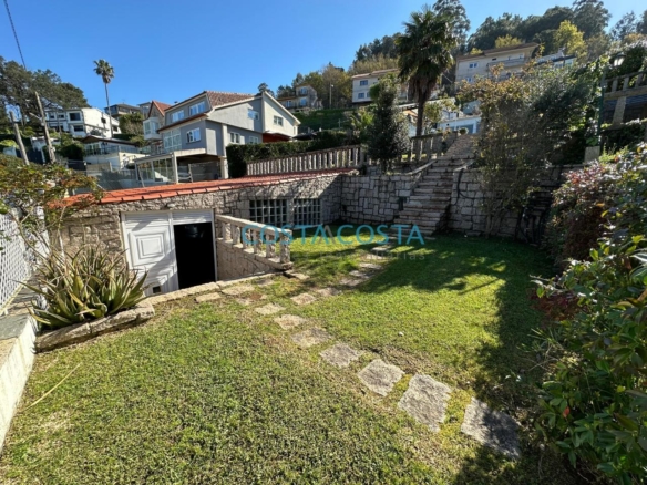 Se vende terreno edificable con vistas al mar y a las Cies en Chapela, cerca de Vigo