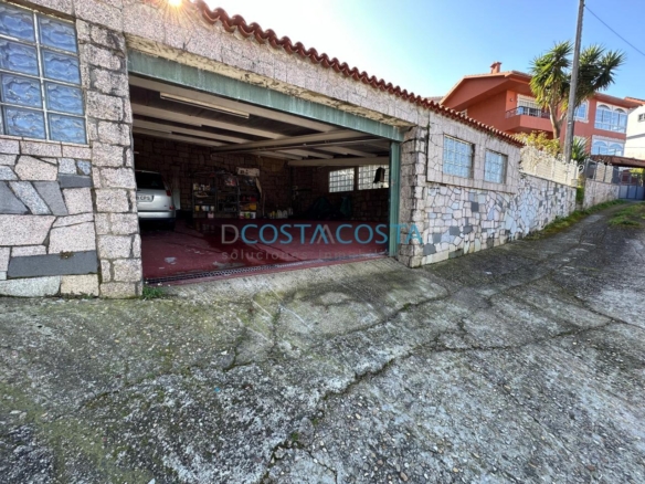 Se vende terreno edificable con vistas al mar y a las Cies en Chapela, cerca de Vigo