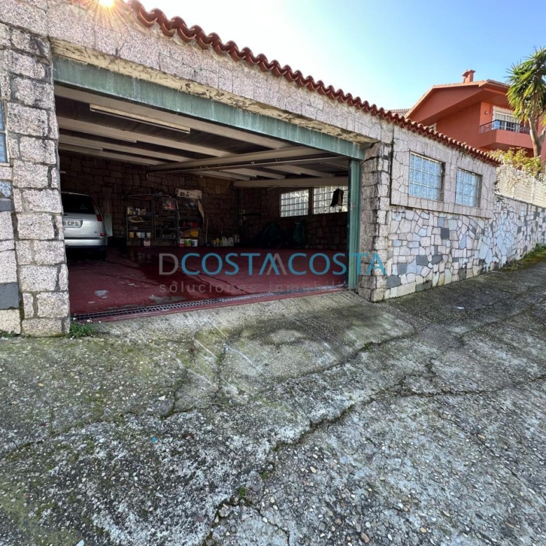 Se vende terreno edificable con vistas al mar y a las Cies en Chapela, cerca de Vigo