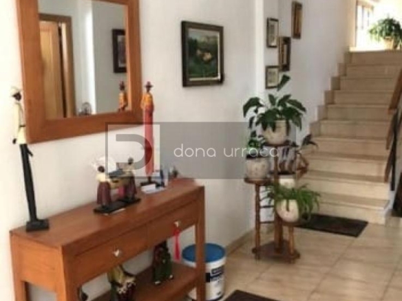 ESPECTACULAR CASA EN LOBIOS
