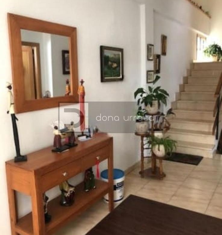 ESPECTACULAR CASA EN LOBIOS