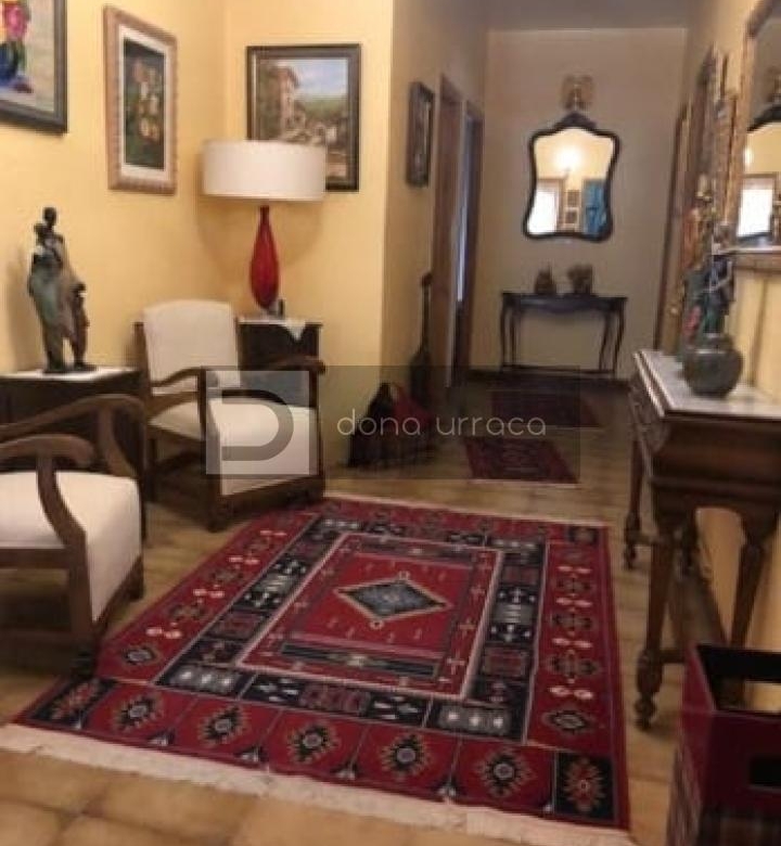ESPECTACULAR CASA EN LOBIOS