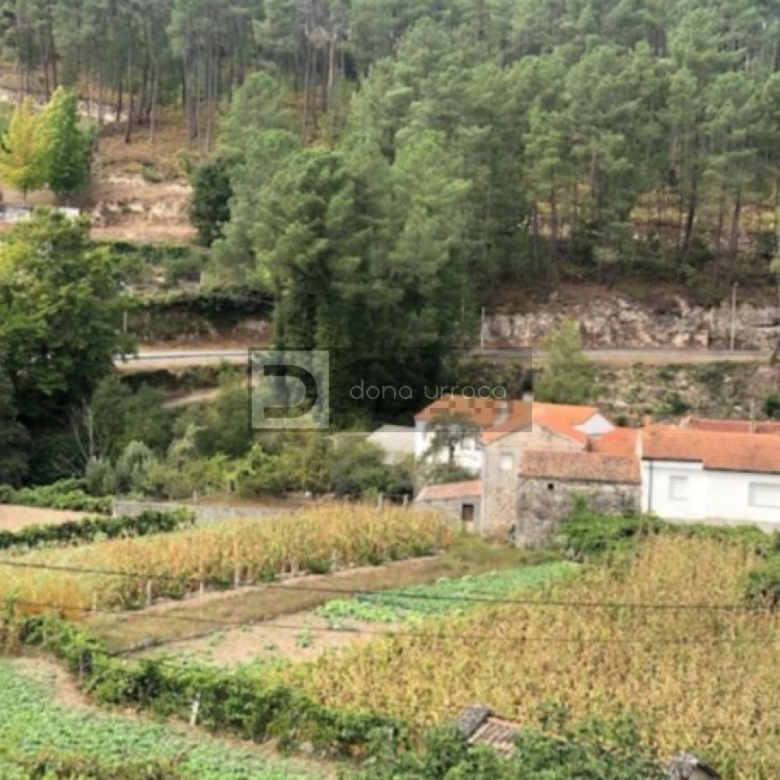 ESPECTACULAR CASA EN LOBIOS