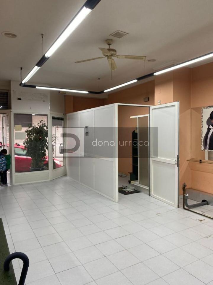 Alquiler de Local en calle Cabeza de Manzaneda ANTES PELUQUERIA