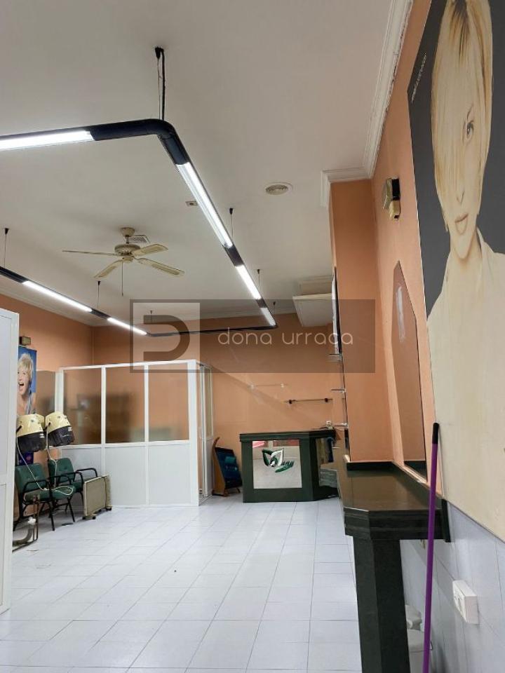 Alquiler de Local en calle Cabeza de Manzaneda ANTES PELUQUERIA