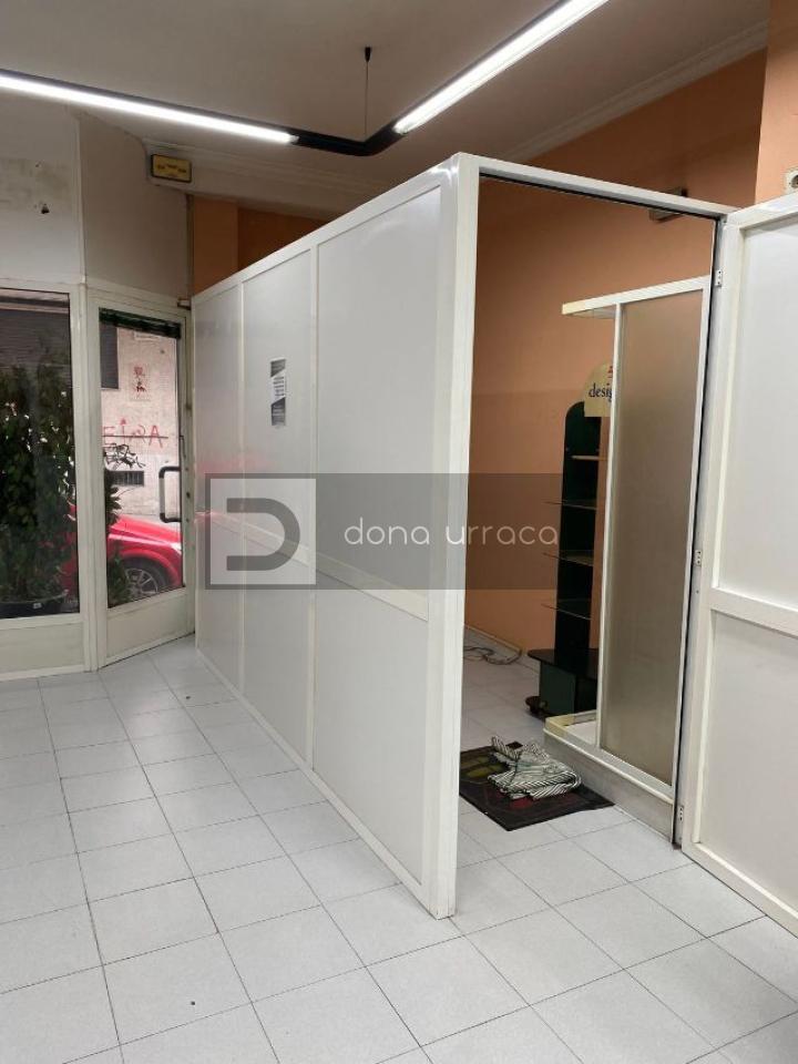 Alquiler de Local en calle Cabeza de Manzaneda ANTES PELUQUERIA