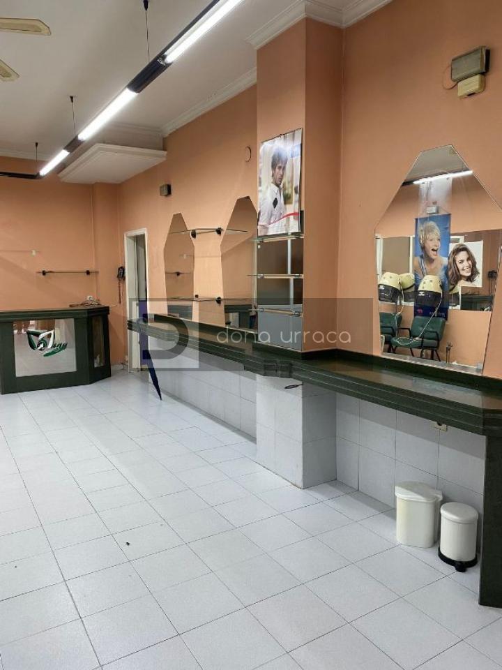 Alquiler de Local en calle Cabeza de Manzaneda ANTES PELUQUERIA