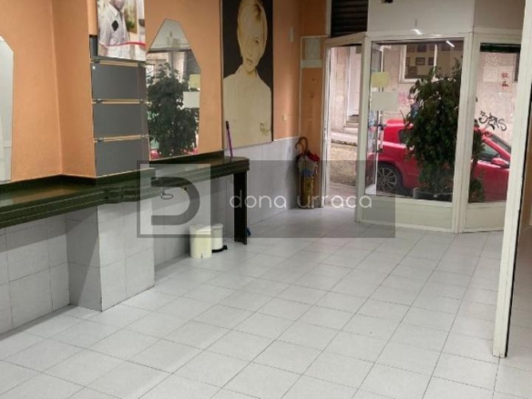 Alquiler de Local en calle Cabeza de Manzaneda ANTES PELUQUERIA