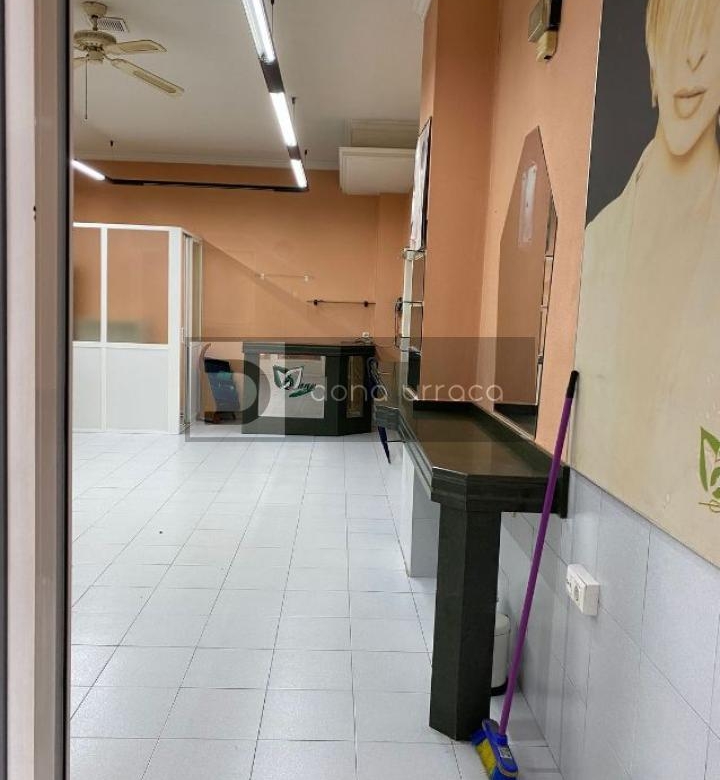 Alquiler de Local en calle Cabeza de Manzaneda ANTES PELUQUERIA